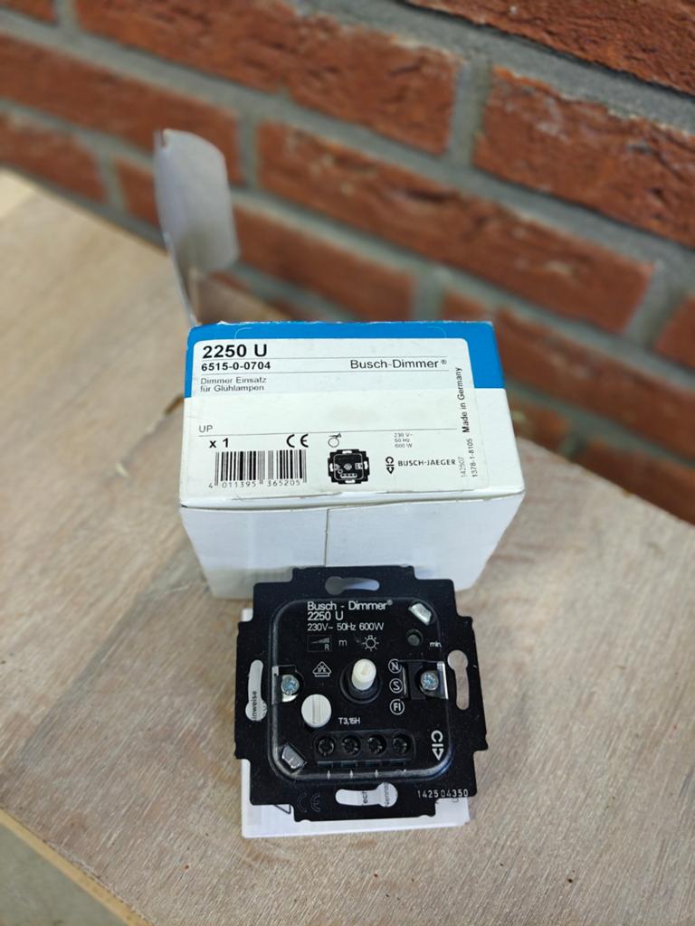Busch-Dimmer 2250 U voor gloeilampen, nieuw in doos, Doe-het-zelf en Verbouw, Elektra en Kabels, Ophalen of Verzenden