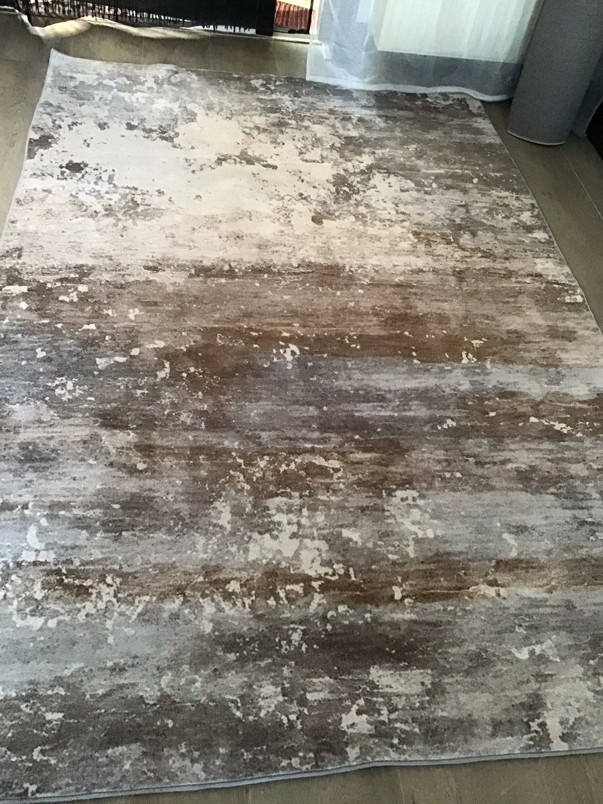 Nieuw kleed grijs wit bruin, Ophalen, 200 cm of meer, Zo goed als nieuw, Grijs