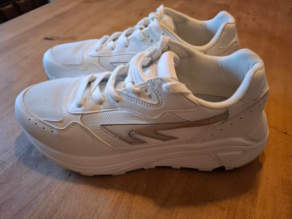 Hi-Tec Unisex HTS Shadow RGS 1974 Sneakers Wit, mt 42, Ophalen, Wit, Sneakers of Gympen, Zo goed als nieuw