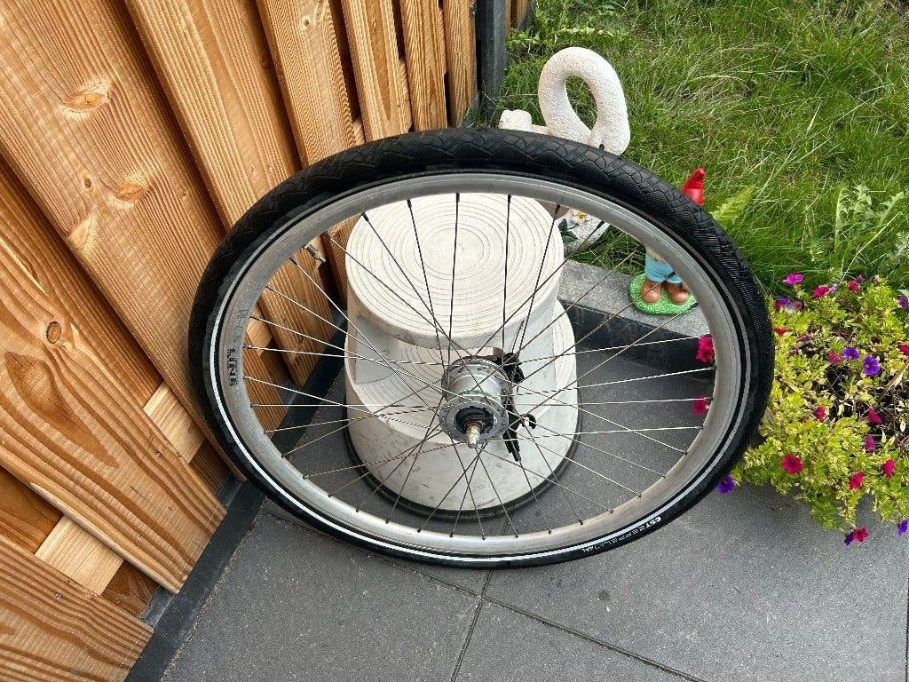 25,00 e verschillende fiets voorwiel/en 28 inch 26 inch, Fietsen en Brommers, Wiel, Gebruikt, Voorwiel 26 en 28 inch, Ophalen of Verzenden