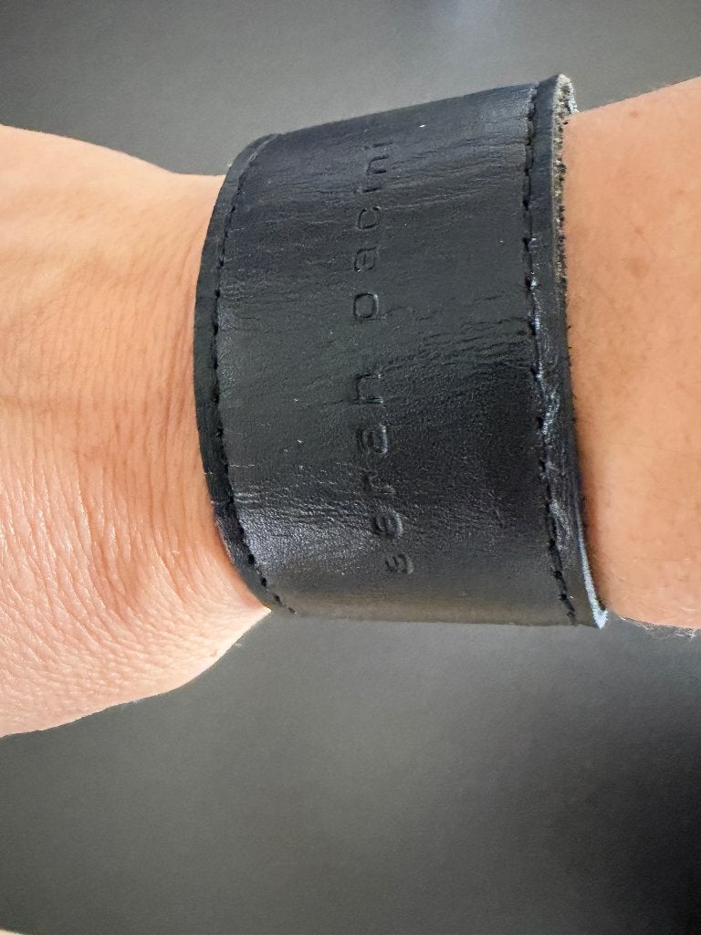 Luxe Zwart Lederen Cuff Armband Sarah Pacini (Nieuwstaat), Ophalen of Verzenden, Zo goed als nieuw, Zwart, Leer