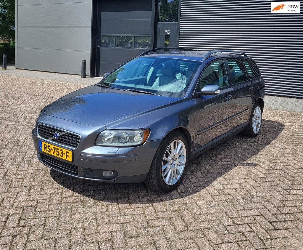 Volvo V50 2.5 T5 Automaat,Leder,Xenon,full option, APK06/27!, Auto's, Gebruikt, Beige, 700 kg, 2521 cc