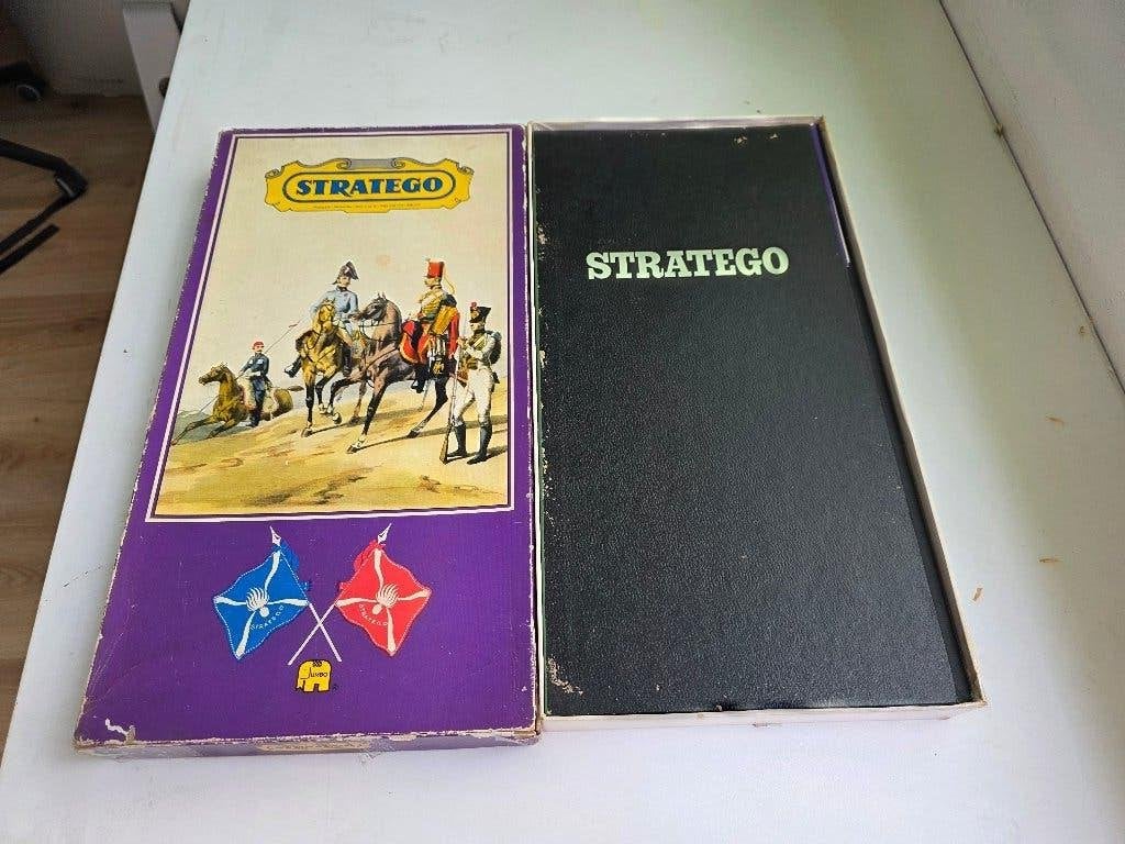 stratego vintage, Hobby en Vrije tijd, Gezelschapsspellen | Bordspellen, Een of twee spelers, Ophalen of Verzenden, Gebruikt