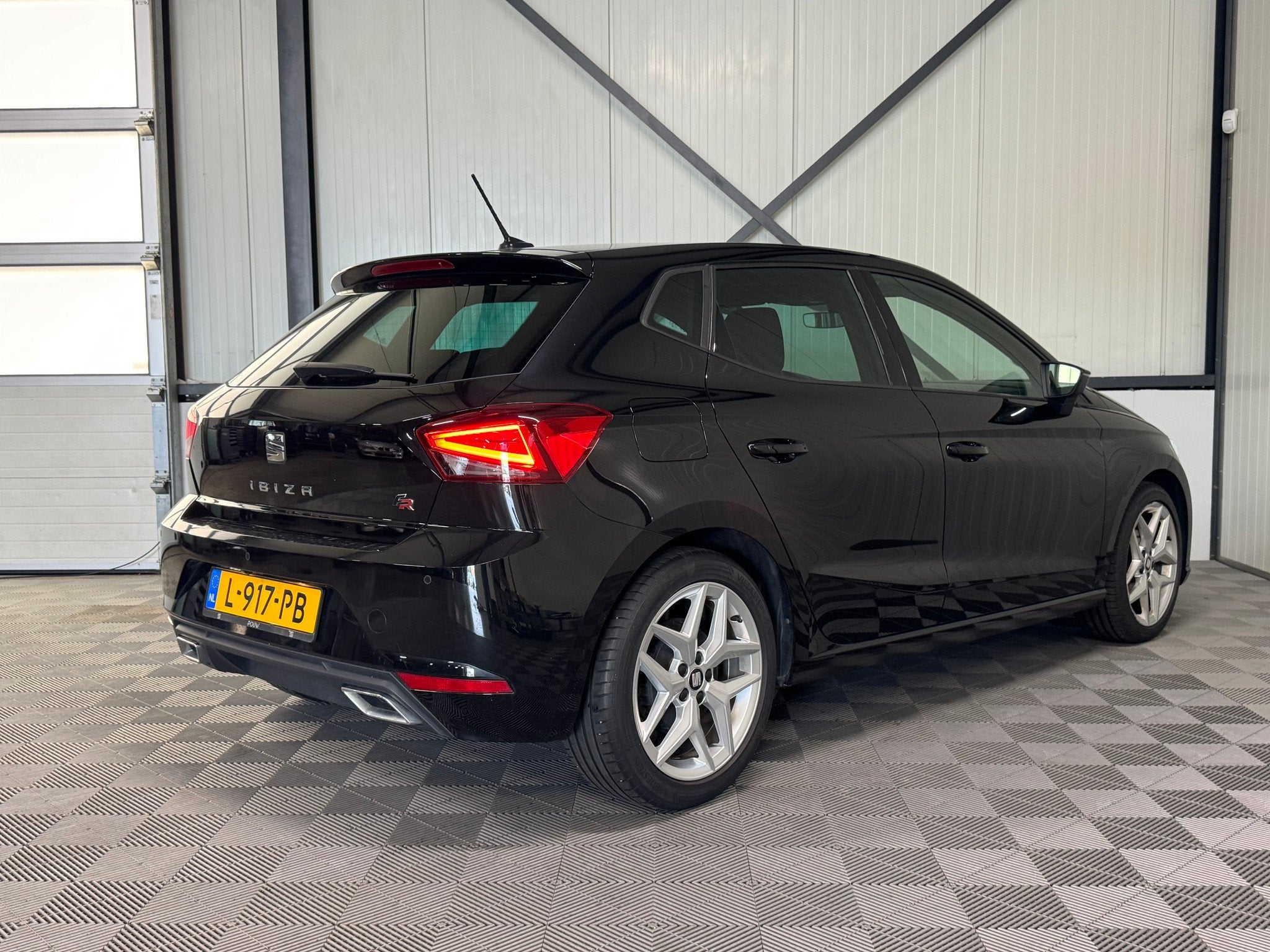 Seat Ibiza 1.0 TSI | FR Business Intense 5-Drs | Ecc | Carpl, Voorwielaandrijving, Euro 6, Origineel Nederlands, Bedrijf