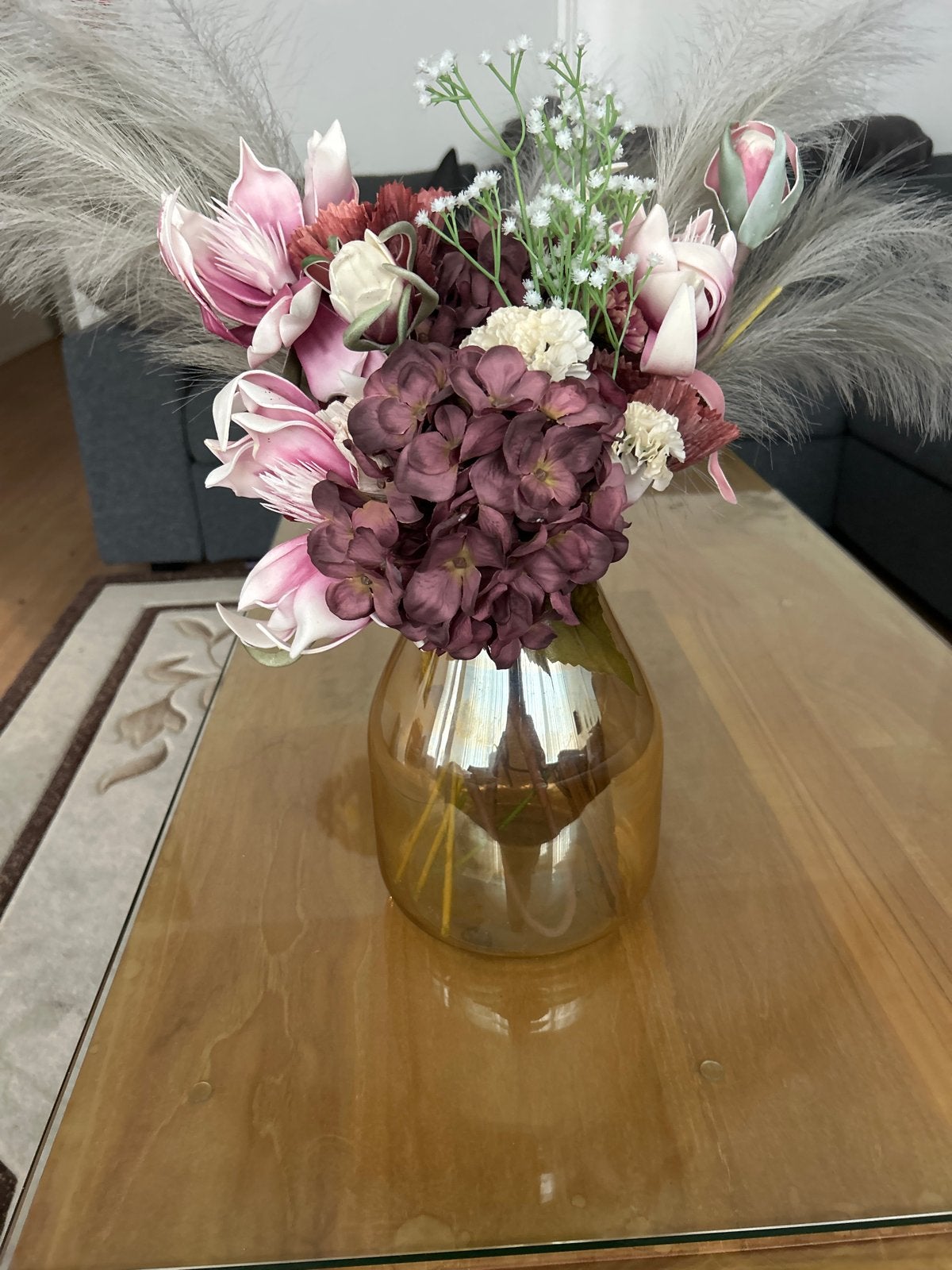 Glazen vaas met kunstbloemen - Zo goed als nieuw, Huis en Inrichting, Ophalen, Meerkleurig, Inclusief decoratie, Glas