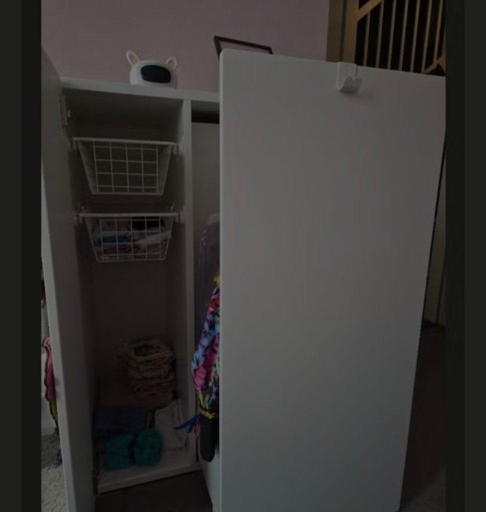 Ikea kledingkast kinderkamer met uitrijbare bak, Huis en Inrichting, Ophalen, 100 tot 150 cm, 50 tot 100 cm, Zo goed als nieuw