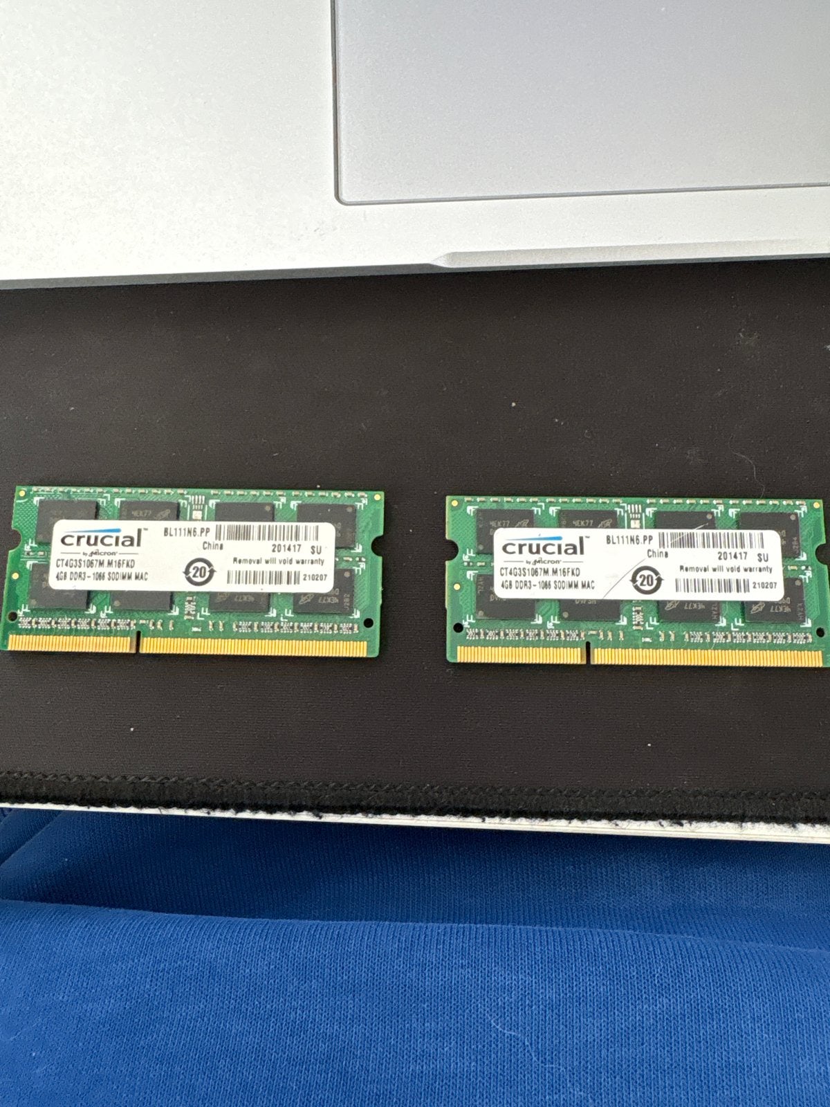 Crucial 4GB DDR3-1066 SODIMM RAM voor Laptop (2 stuks), DDR3, Ophalen of Verzenden, Zo goed als nieuw, Laptop