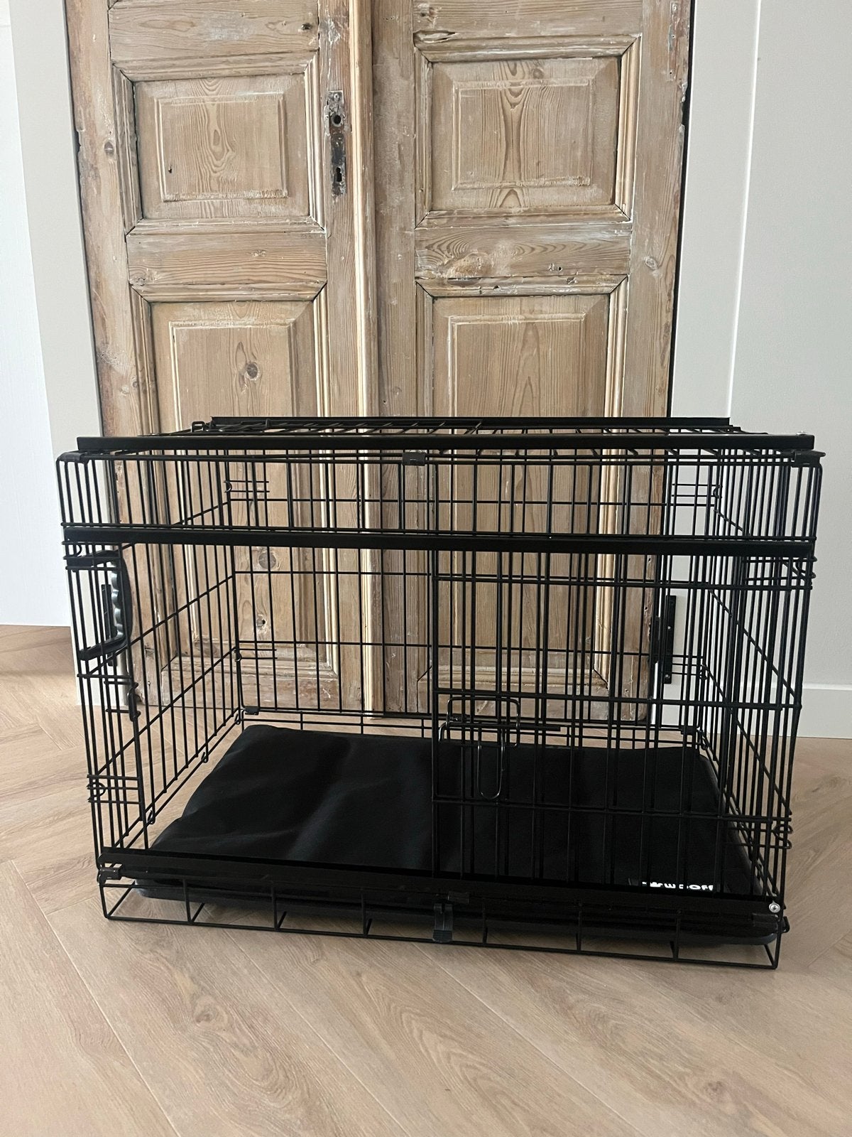 Adori premium bench 2 schuifdeuren 77.5x48.5x55.5 cm, Dieren en Toebehoren, Hondenbenches, Ophalen of Verzenden, Zo goed als nieuw