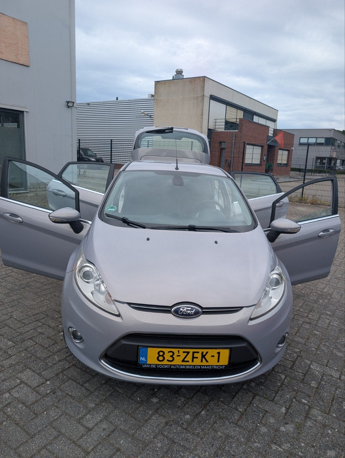 Ford Fiësta 1.6 Tdci 5DR 2012 Grijs, Auto's, Voorwielaandrijving, 1018 kg, 96 €/maand, Origineel Nederlands