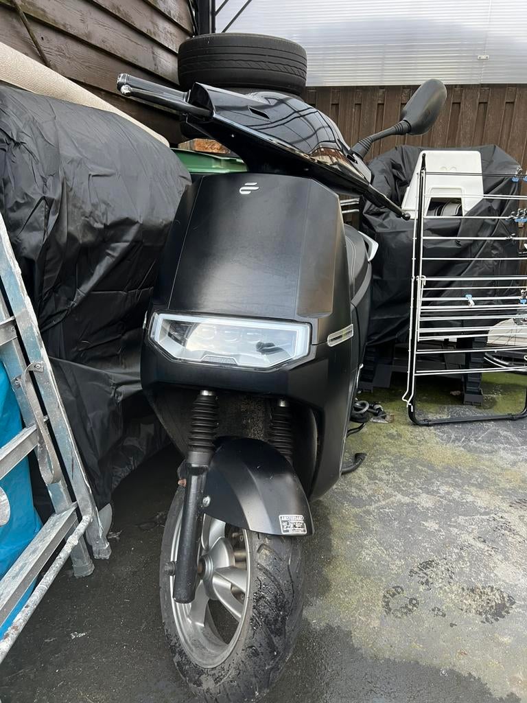 Electrische Scooter E-2 ecooter (SCOOTER MOET WEG), Fietsen en Brommers, Snorfietsen en Snorscooters, Elektrisch, Zo goed als nieuw