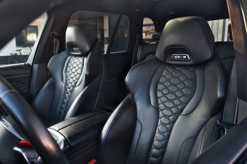 BMW X5 M M Competition Pano, Kuipstoelen, Trekhaak, Auto's, Automaat, Dealer onderhouden, Gebruikt, 4395 cc