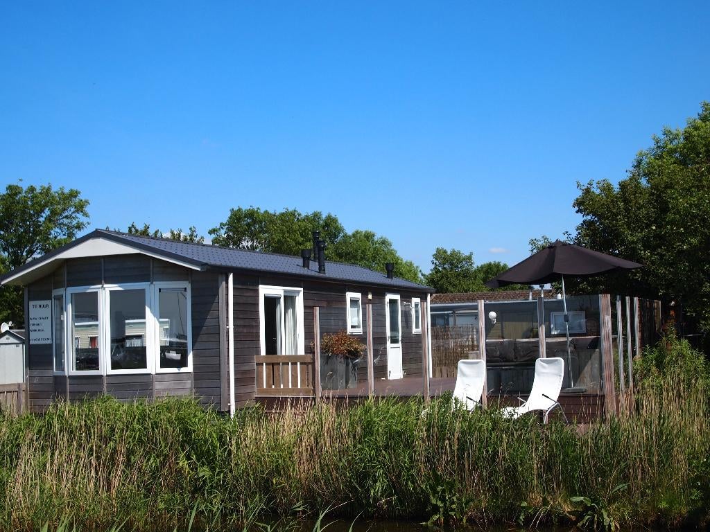 Prachtig luxe en modern chalet aan strand te koop, 55 m², 2 slaapkamers, Verkoop zonder makelaar, Chalet