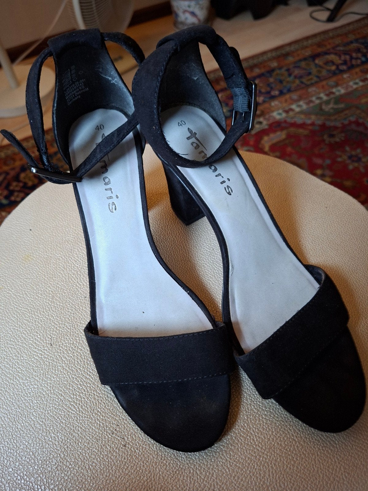 Tamaris sandaal pump zwart suède mt40 als nieuw, Kleding | Dames, Tamaris, Zwart, Zo goed als nieuw, Sandalen of Muiltjes