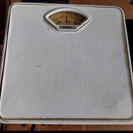 Personenweegschaal Salter kleur wit, Witgoed en Apparatuur, Weegschalen, Gebruikt, Analoog, 100 kg of meer, Ophalen of Verzenden