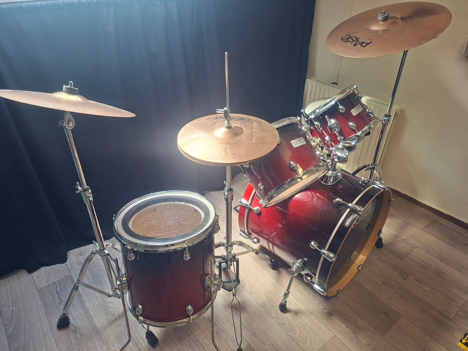 vogue deluxe drumstel met 3 paiste 201 bekken grote set rood, Ophalen, Zo goed als nieuw, Overige merken