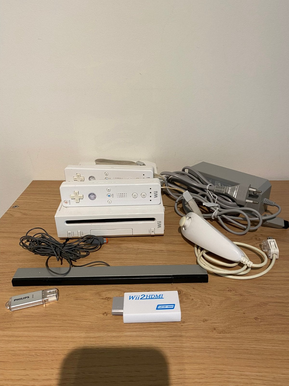 Leuke wii met 2 controllers en 25 spellen, Ophalen of Verzenden, Zo goed als nieuw, Met 2 controllers, Met games