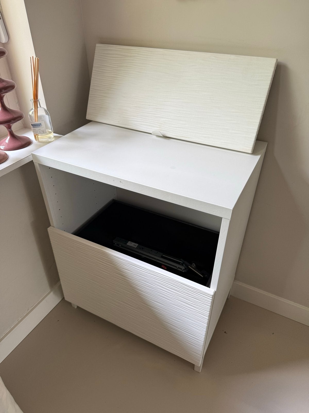 Besta ikea - Witte ladekast met opbergruimte, Ophalen, Gebruikt