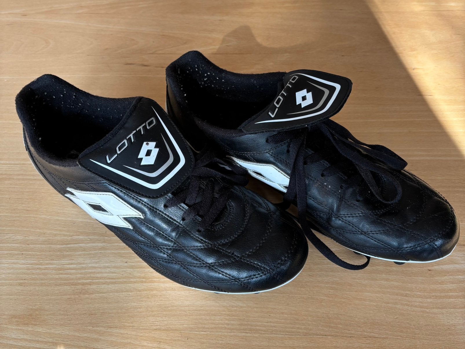 Lotto Veld Voetbalschoenen Maat 45, Maat XS of kleiner, Ophalen of Verzenden, Gebruikt, Schoenen