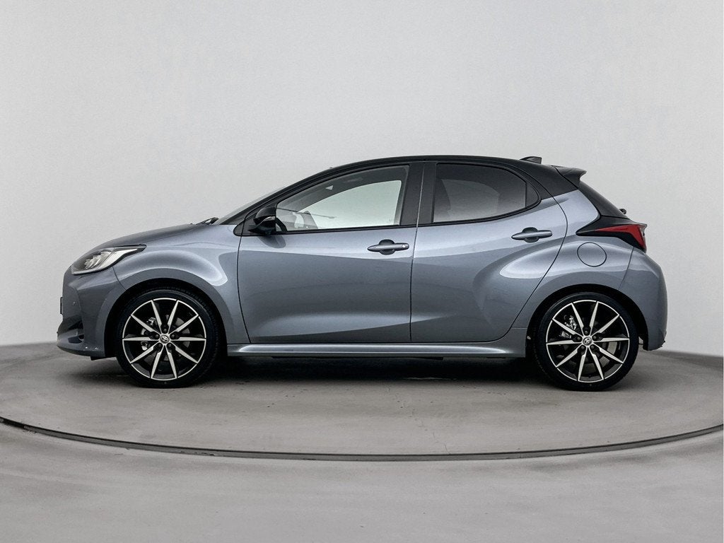 Toyota Yaris 1.5 Hybrid 130 GR SPORT (bj 2026, automaat), Auto's, Toyota, 12 maanden, 450 kg, Automatische klimaatregeling, 23 km/l