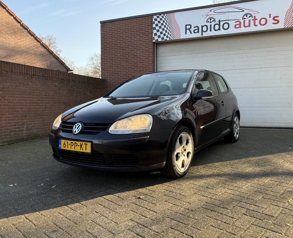 Volkswagen GOLF 1.6 FSI TRENDLINE Automaat GTI Leder stoelen, Gebruikt, 4 cilinders, 116 pk, Zwart