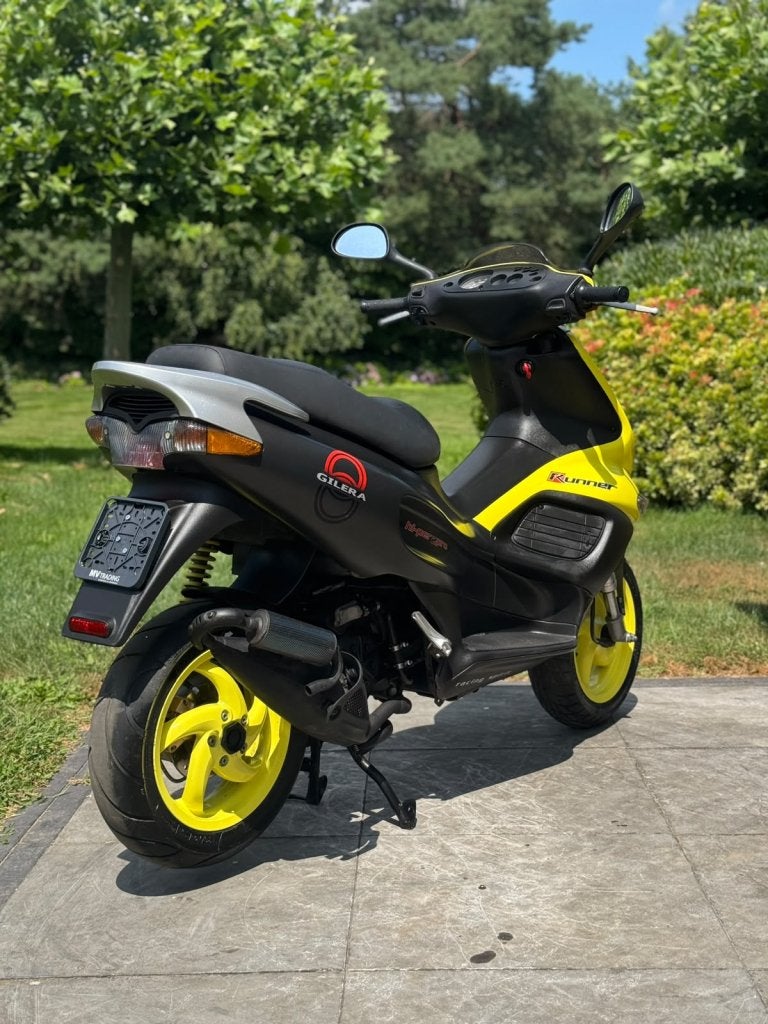 ⭐️Gilera runner sp pro Brom geel opaco nette staat ⭐️, Fietsen en Brommers, Niet ingevuld, Niet ingevuld, Niet ingevuld