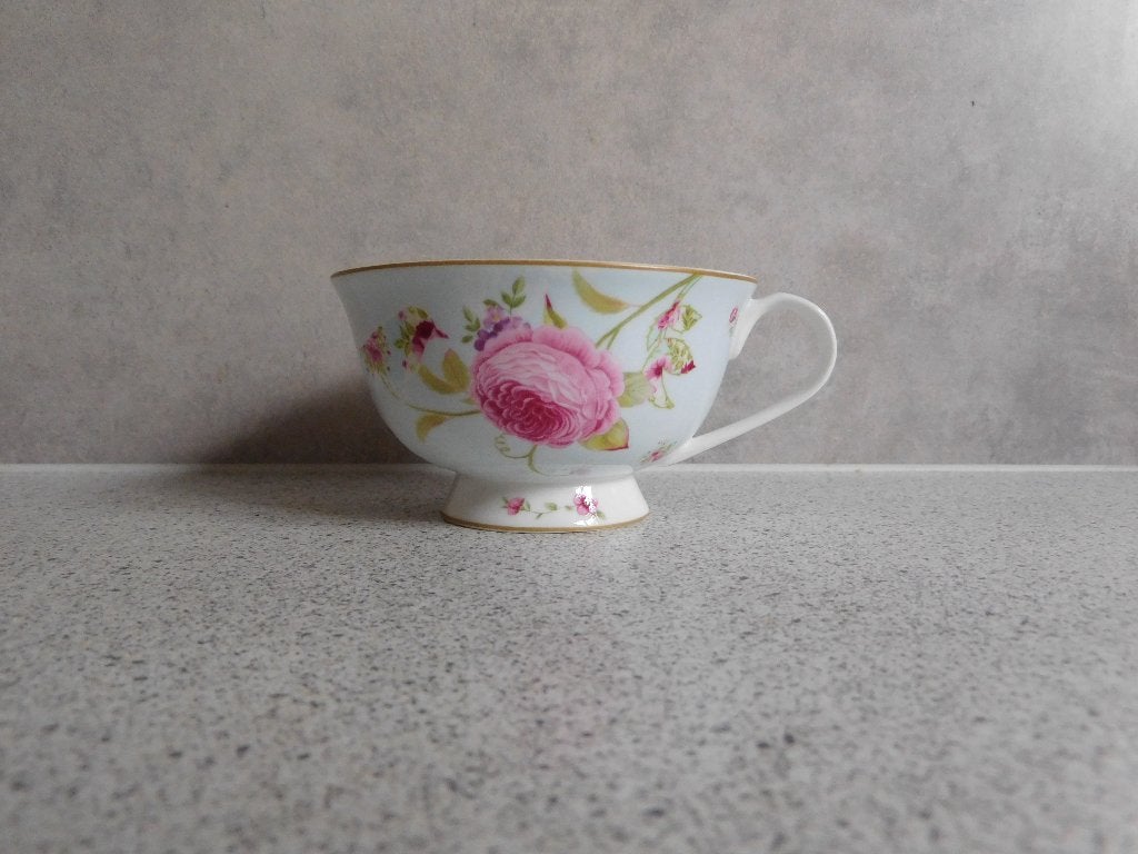 Kopje Pioen Sweet Roses, Huis en Inrichting, Ophalen of Verzenden, Zo goed als nieuw, Overige stijlen, Kop(pen) en/of Schotel(s)