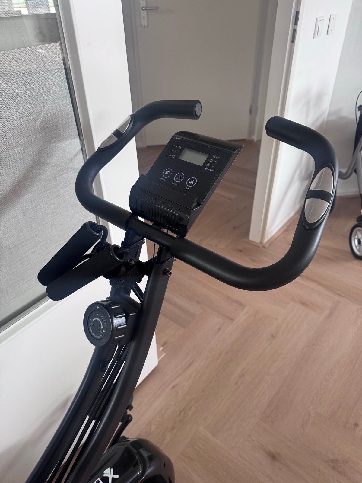 Hometrainer - Opvouwbaar en Compact VERKOCHT, Sport en Fitness, Ophalen, Gebruikt, Metaal, Benen