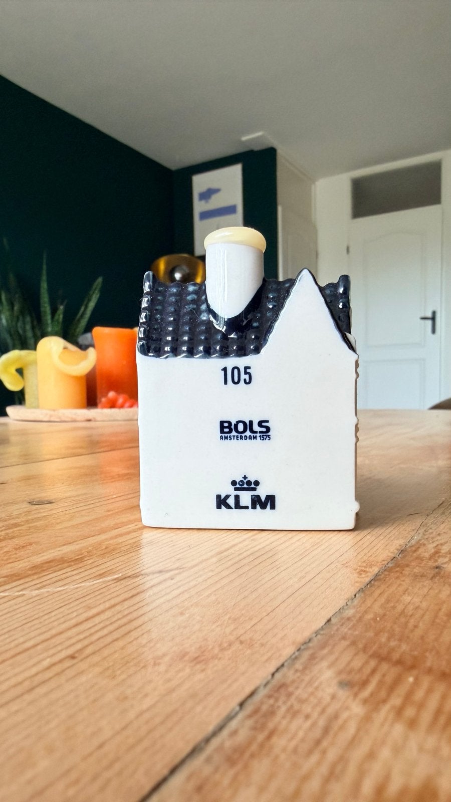 KLM huisje Nr. 105 - BOLS Jenever, Verzamelen, KLM Huisjes, Ophalen of Verzenden, Zo goed als nieuw, 81 t/m 91, Gevuld