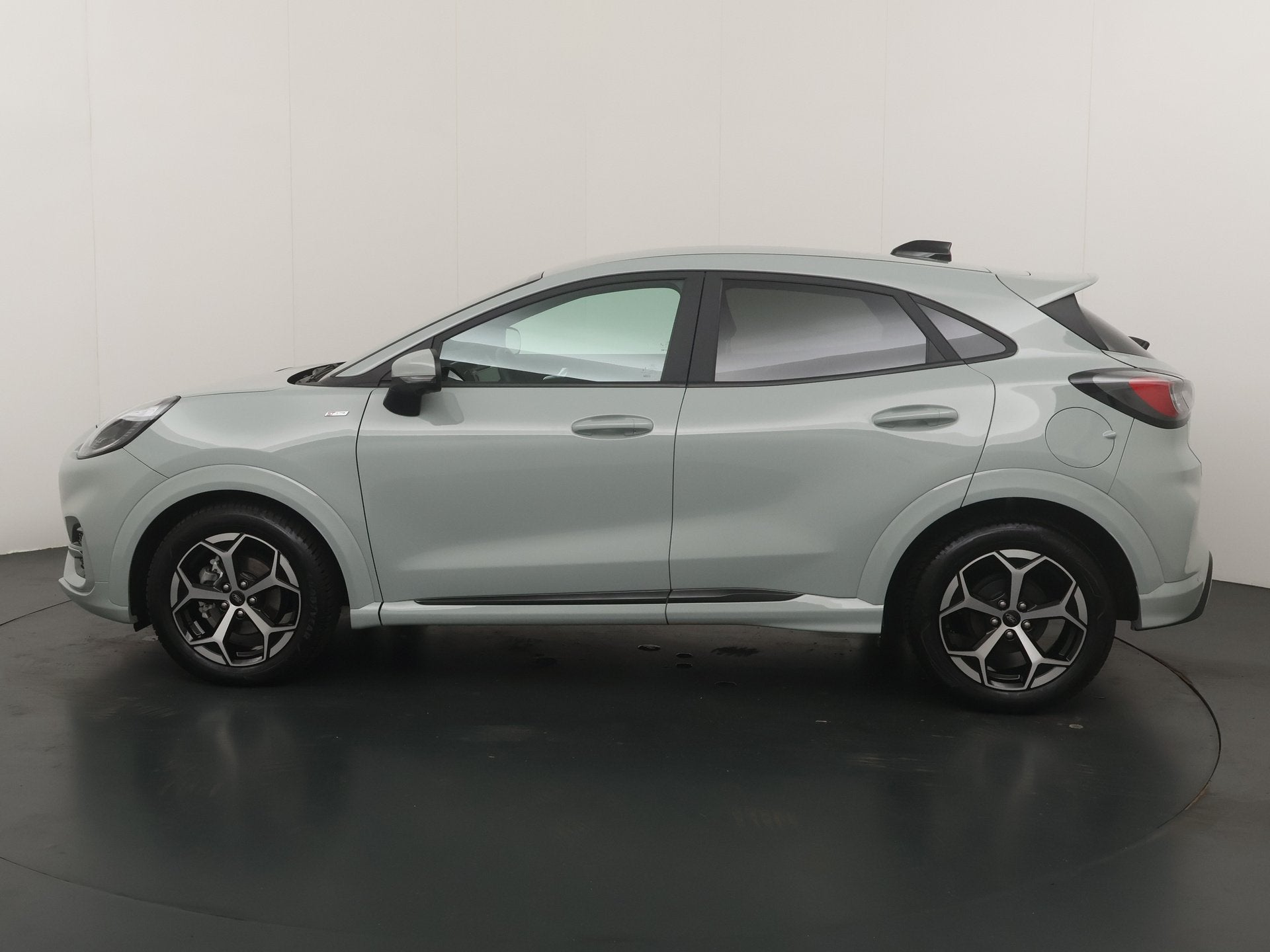 Ford Puma EcoBoost Hybrid 125 pk ST-Line X | Winter Pack | M, Auto's, Ford, 12 maanden, 125 pk, Zwart, 1226 kg