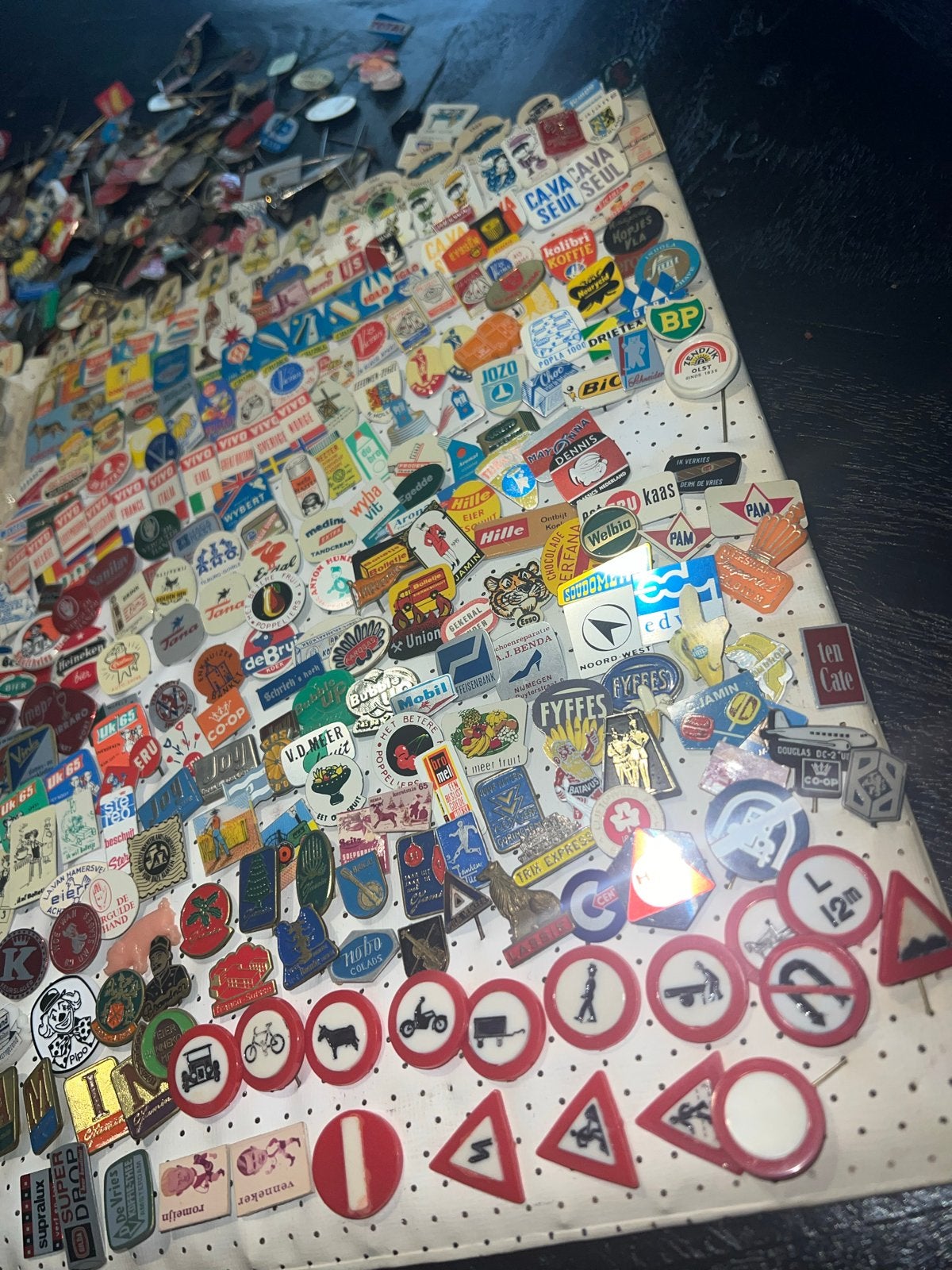 Grote verzameling vintage pins/speldjes (meer dan 1000), Verzamelen, Ophalen of Verzenden, Gebruikt