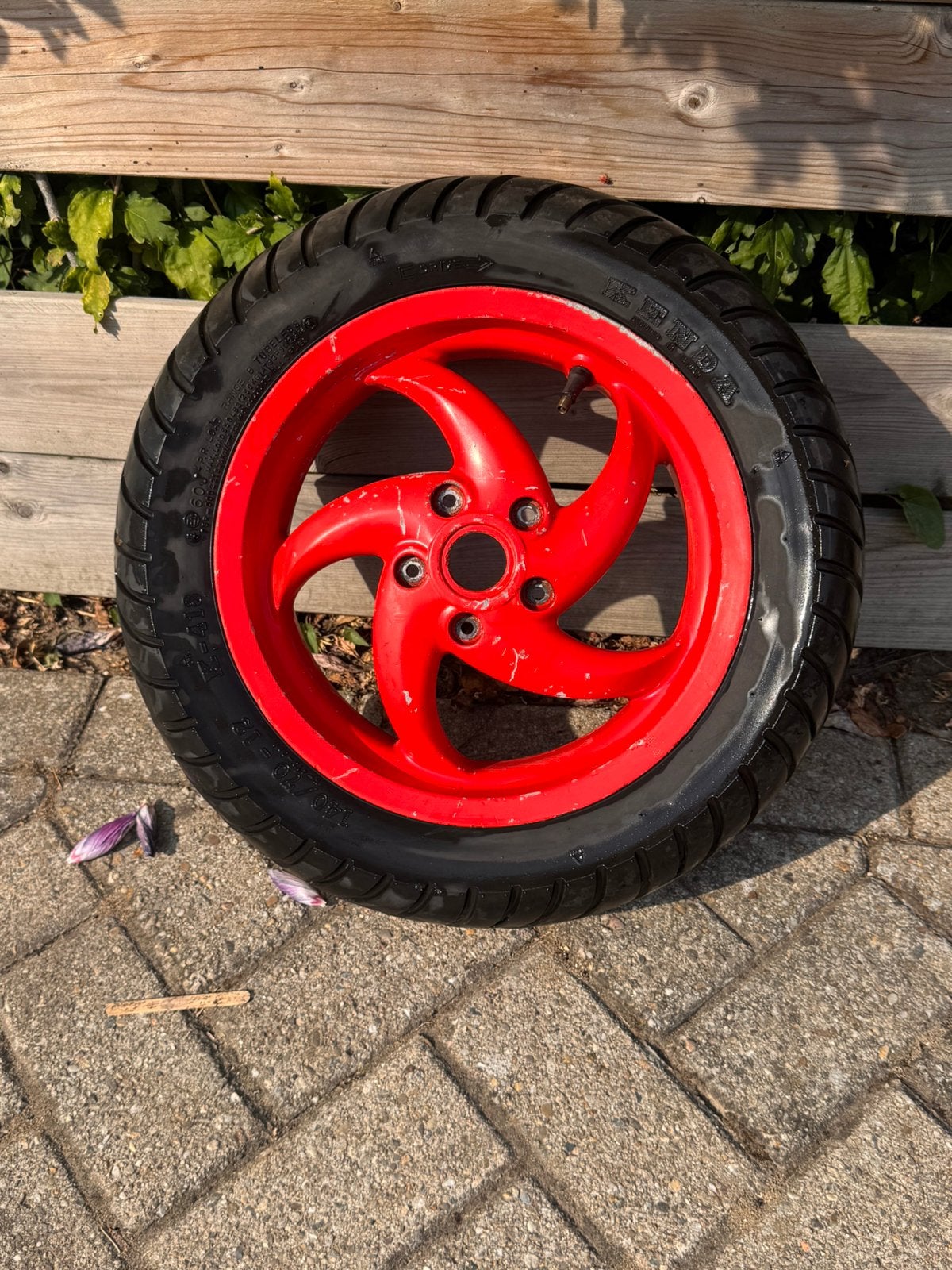 Gilera runner achter velg, Ophalen