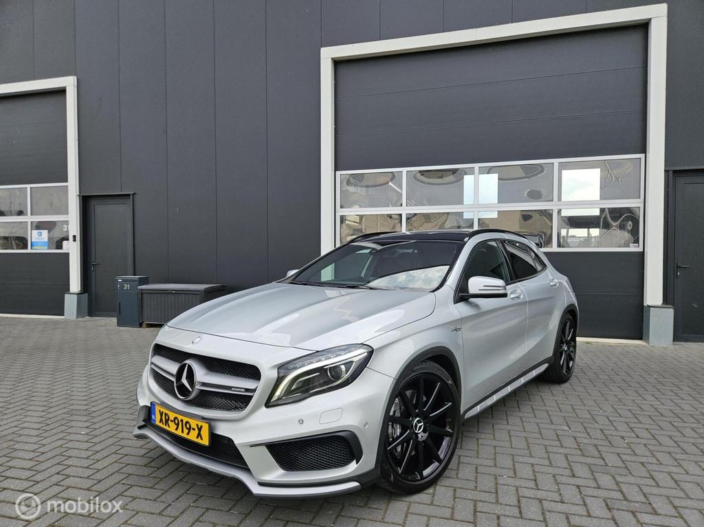 Mercedes GLA-klasse AMG 45 4Matic | Panorama | Kuipstoelen |, Auto's, Mercedes-Benz, Gebruikt, Euro 6, 4 cilinders, 360 pk