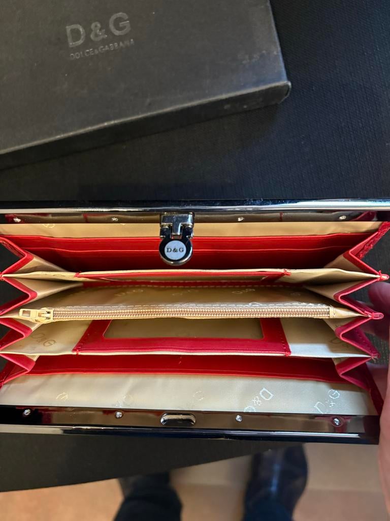 Dolce & Gabbana Portemonnee Rood/Zwart met D&G Logo, Sieraden, Tassen en Uiterlijk, Portemonnees, Ophalen of Verzenden, Zo goed als nieuw