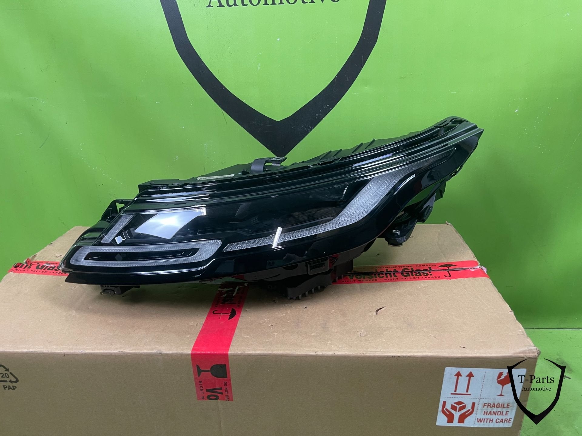 land rover RANGE ROVER EVOQUE koplamp links k8d213w030, Auto-onderdelen, Info@fabrikant.eu, Fabrikantstraat 1
1000 AA  Amsterdam, NL