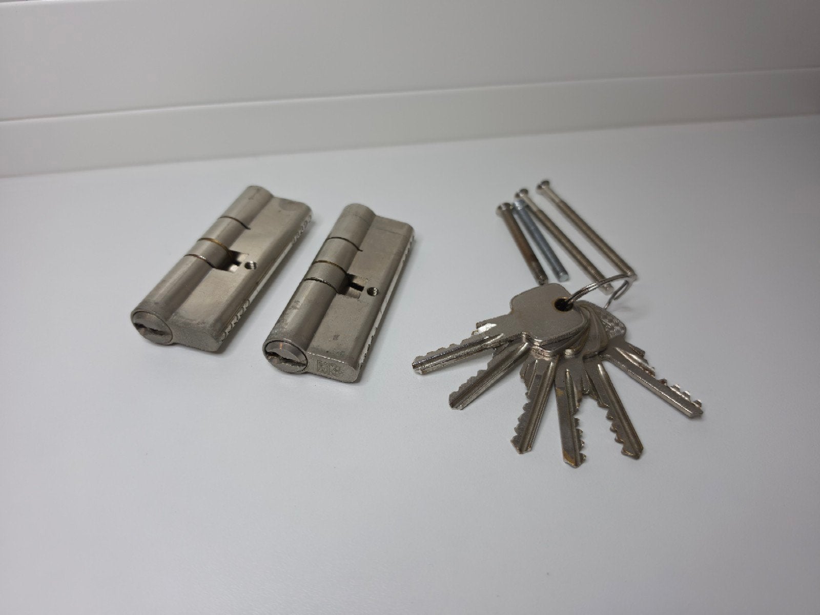 2x gelijksluitend cilinder 30/40 SKG** Winkhaus + 6 sleutels, Doe-het-zelf en Verbouw, Ophalen of Verzenden, Zo goed als nieuw
