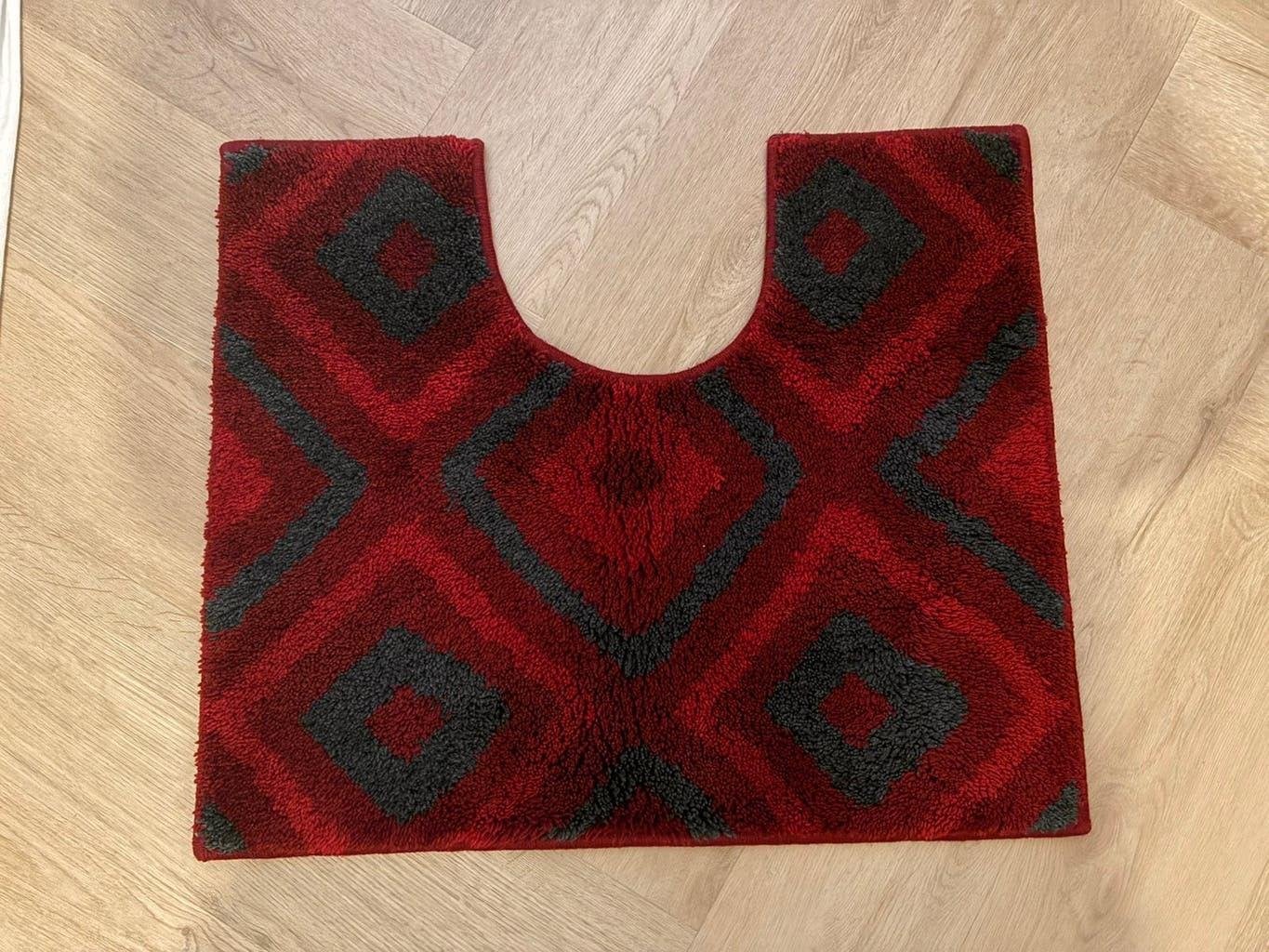Toiletmat met uitsparing rood / grijs 50x60cm - Casilin, Zo goed als nieuw, Rood, Casilin, Ophalen