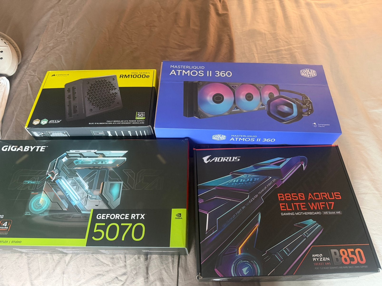 Foto 6 van Gaming-pc Ryzen 7 9800X3D | RTX 5070 | als nieuw