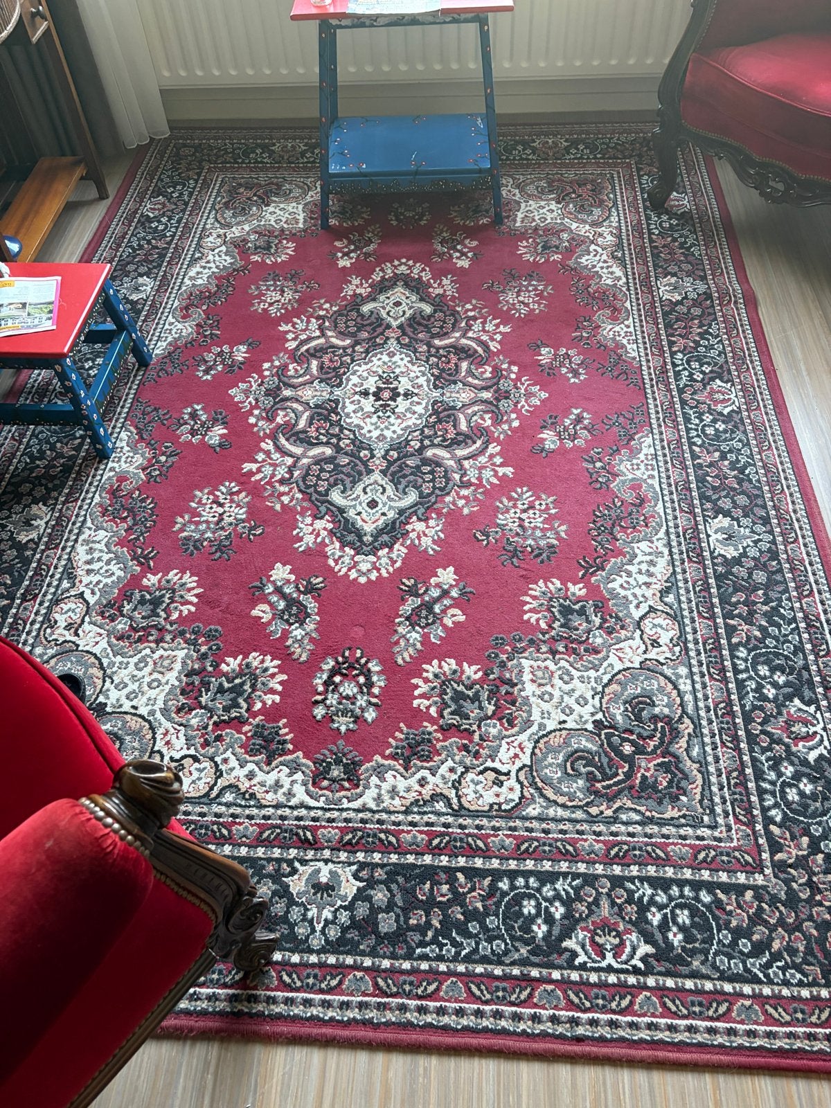 Rood Vloerkleed met Klassiek Patroon - 185 x 270 cm, Huis en Inrichting, Stoffering | Tapijten en Kleden, Ophalen, Gebruikt, 150 tot 200 cm