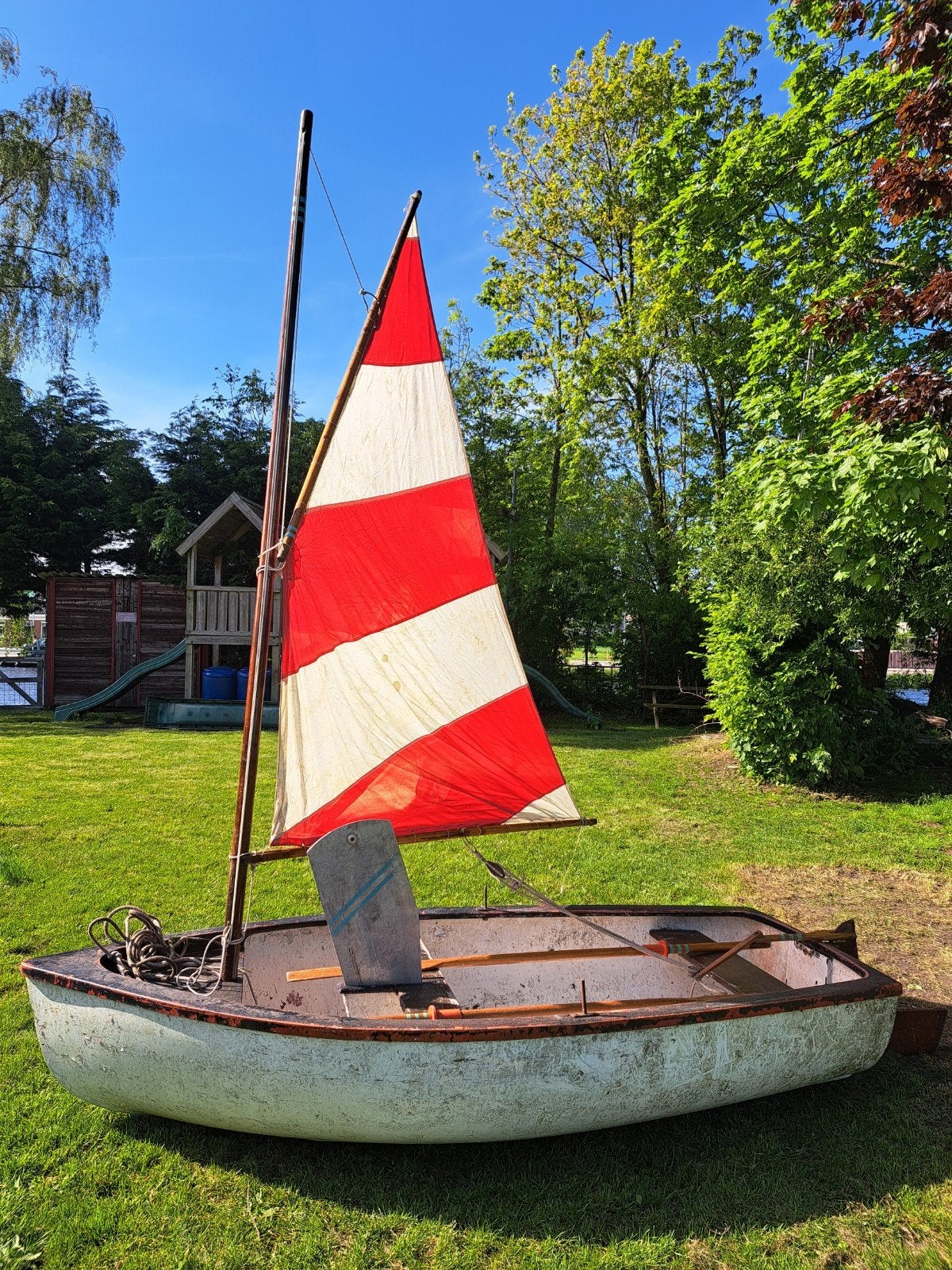 Kinder zeilboot en evt apart boot trailer met lier, Watersport en Boten, Gebruikt, Polyester, 3 m, Ophalen