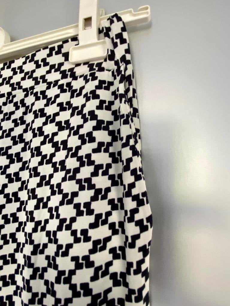 J298 No Man's Land: mt. M=38/40 broek comfort gebr.wit/zwart, Maat 38/40 (M), Wit, Ophalen of Verzenden, Zo goed als nieuw