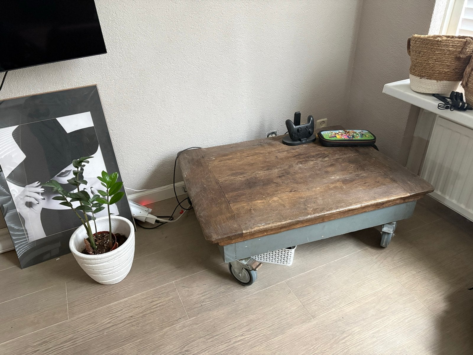 Grijze salontafel 80x80 met drijfhout blad op wielen, Ophalen, Gebruikt, Vierkant, 50 tot 100 cm