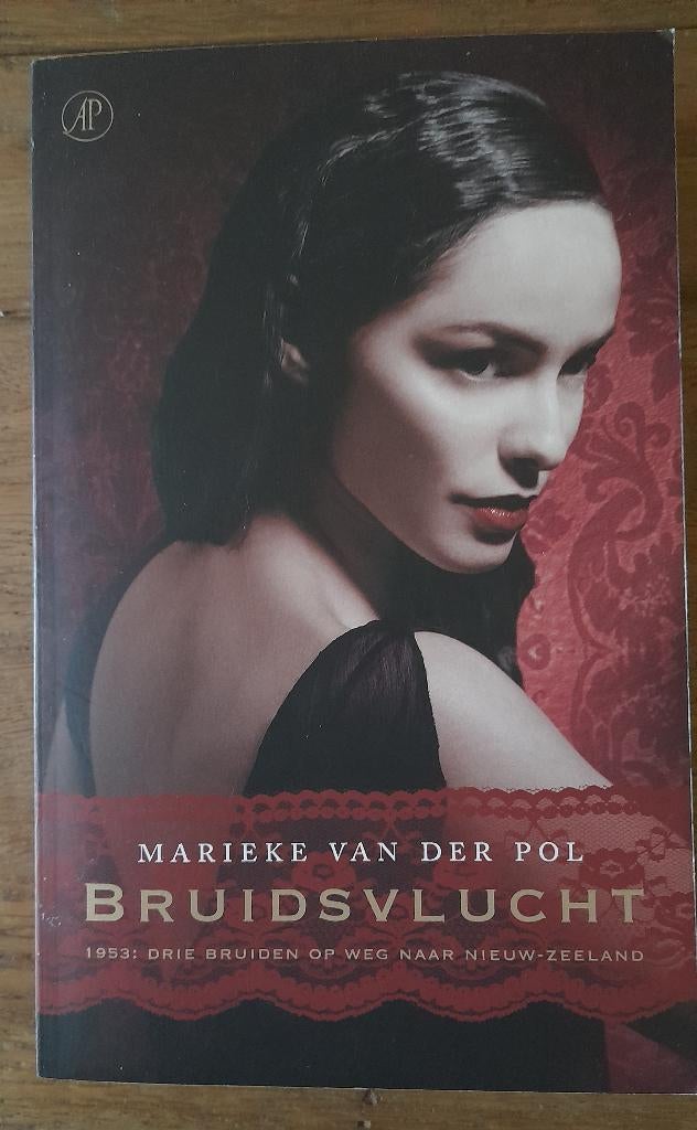 Marieke van der Pol - Bruidsvlucht, Boeken, Romans, Gelezen, Nederland, Ophalen of Verzenden