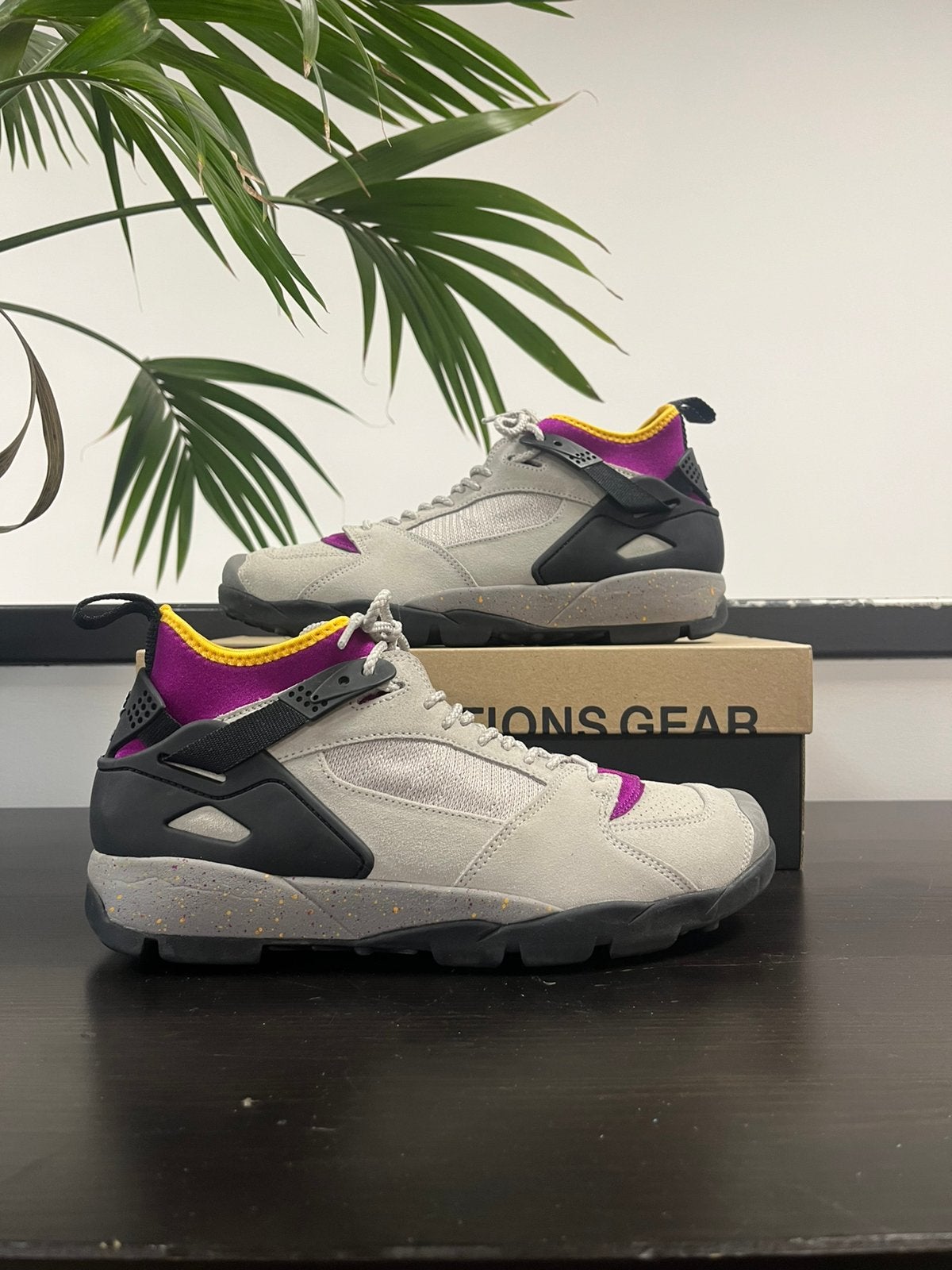 Nike ACG Air Revaderchi Granite Red Plum, Overige kleuren, Ophalen of Verzenden, Sneakers of Gympen, Zo goed als nieuw