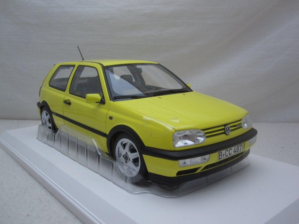 VW Golf Mk3 GTi 1994 Color Concept Geel  1:18 Norev, Hobby en Vrije tijd, Modelauto's | 1:18, Ophalen of Verzenden, Nieuw, Auto