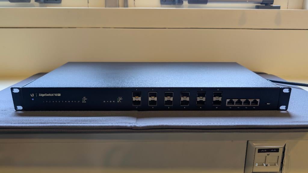 UBIQUITY EDGESWITCH 16XG - 10G - Zo goed als nieuw, Computers en Software, Netwerk switches, Ophalen of Verzenden, Zo goed als nieuw