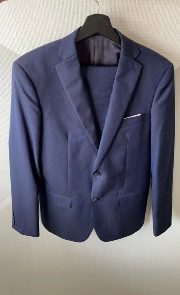 Zeer net donkerblauw pak we slim fit maat 44, Ophalen, Zo goed als nieuw, Maat 46 (S) of kleiner, Blauw