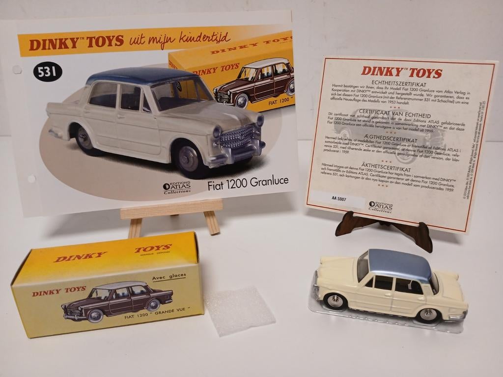 Fiat 1200 grande biege met blauw dak dinky toys atlas, Hobby en Vrije tijd, Modelauto's | 1:43, Ophalen of Verzenden, Auto, Dinky Toys