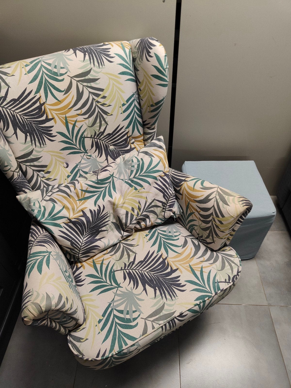 IKEA STRANDMON fauteuil tropische bladeren / botanische prin, Huis en Inrichting, Ophalen, Hout, Tropisch, Modern, Comfortabel