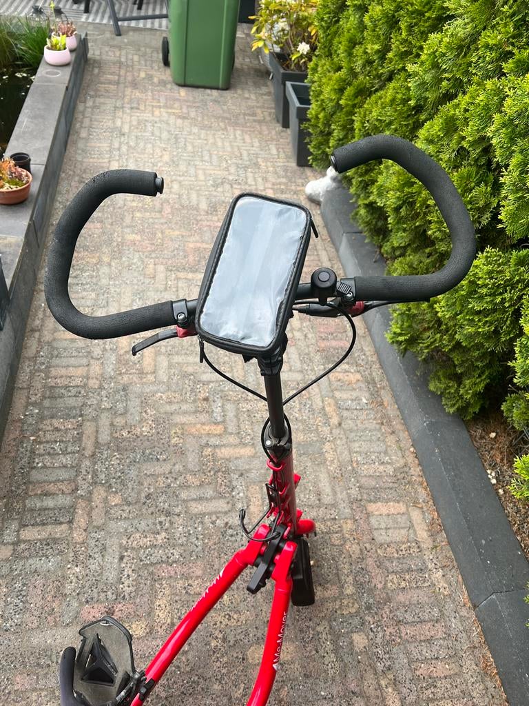 Stabiele rode Kickbike/step van Me-Mover, Ophalen, Zo goed als nieuw