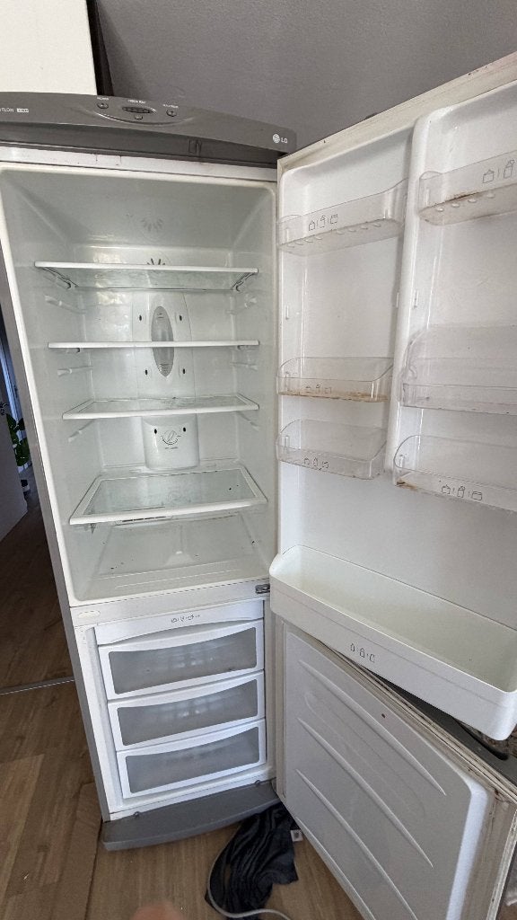 LG Fridge with Frezzer, Ophalen, 150 tot 200 liter, Gebruikt, 60 cm of meer